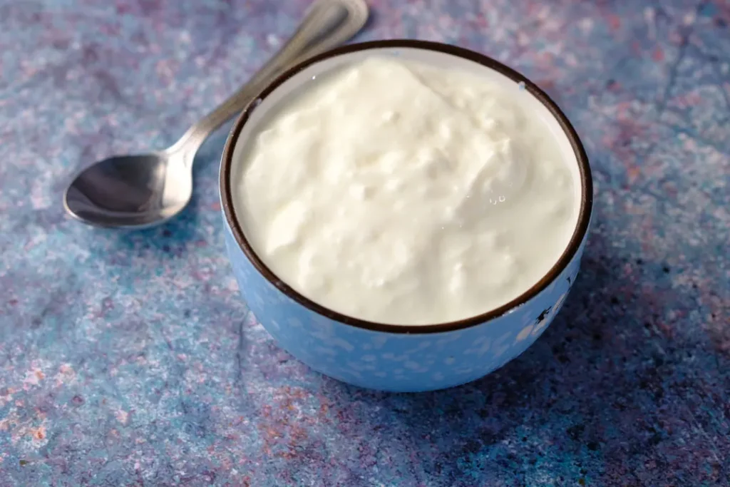 A bowl full of yogurt.